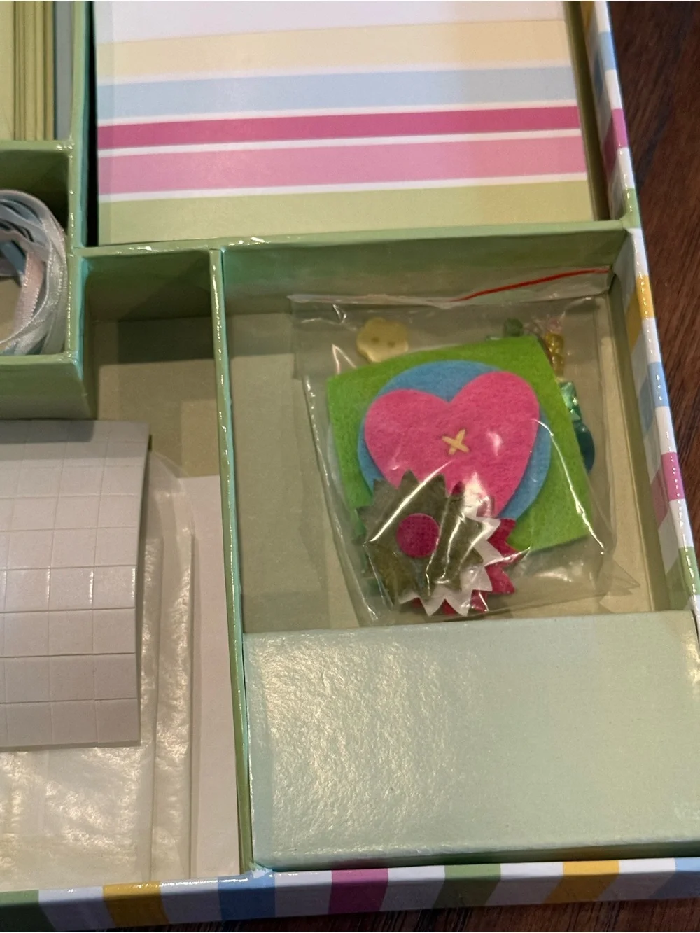 Paper Boutique Easy-to-Make Cards Kit - Polka Dots, Pastel Colors
